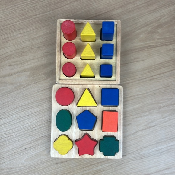 Set of 2 Plan Toys Form Board & Plan Toys Shape Fitter - Picture 3 of 12